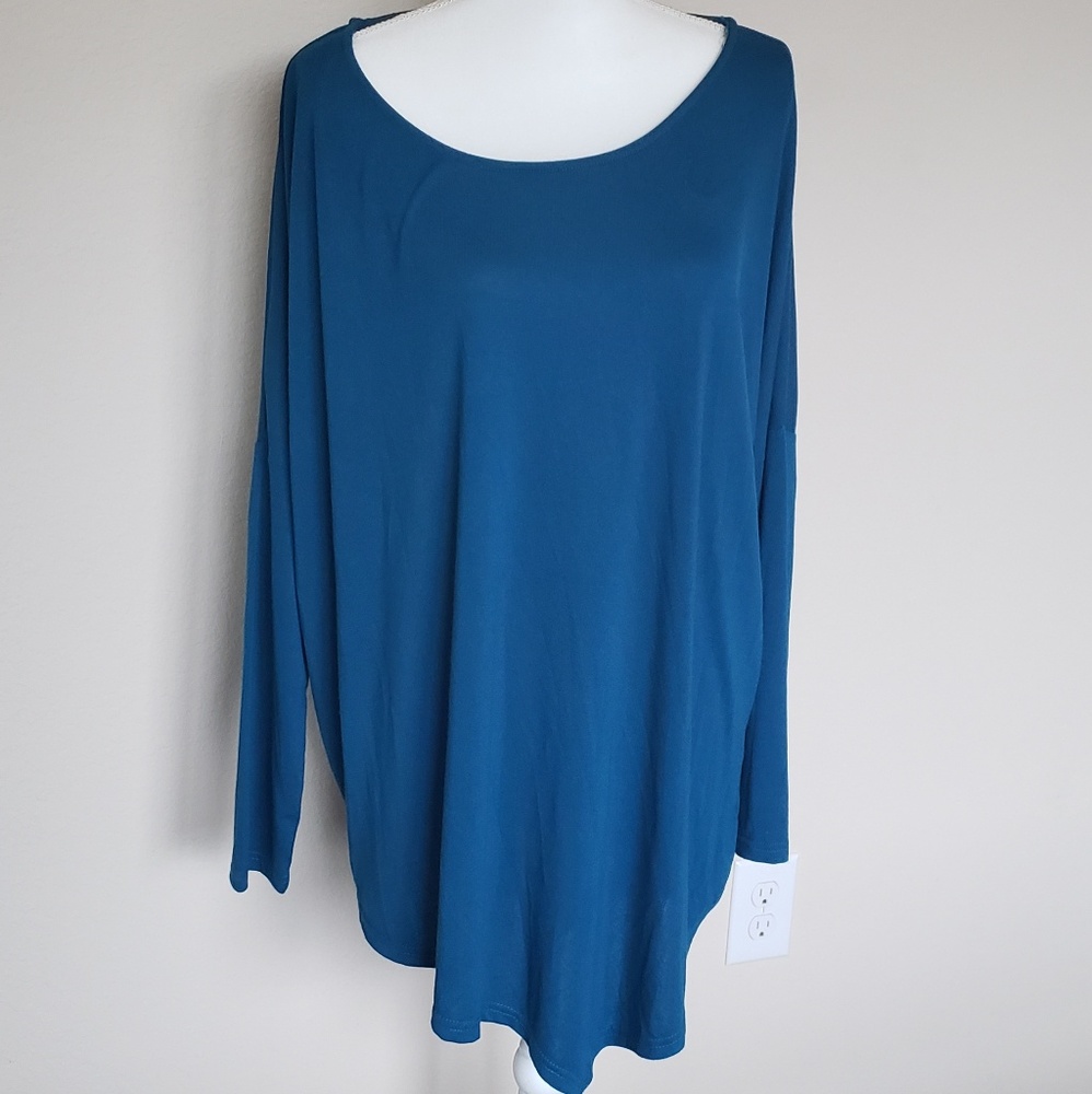 umgee UsA XL Blue Top Long Sleeve